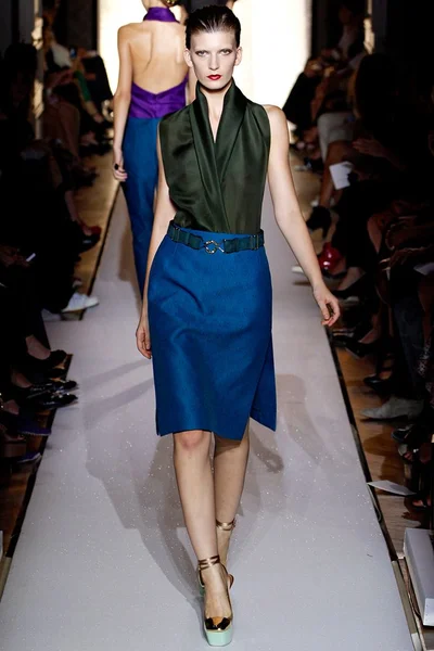 Look 13